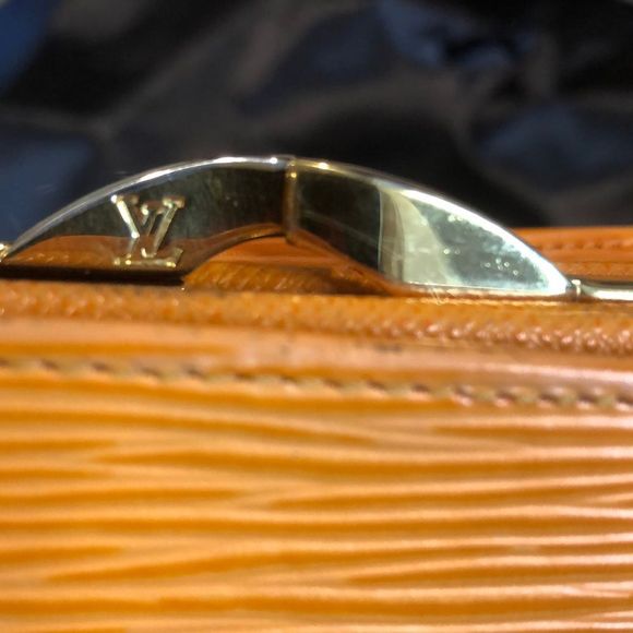 WomLOUIS VUITTON Orange EPI Porte Monnaie Viennois Bifold KissLock Wallet RARE - Picture 12 of 17